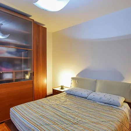 2 Bedroom Awesome In Apartment