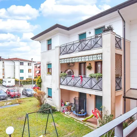 Apartment 2 Bedroom Awesome In Sacile