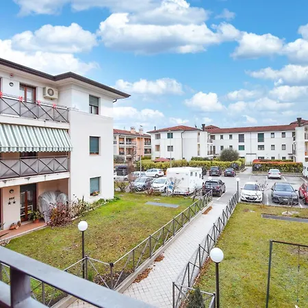 2 Bedroom Awesome In *