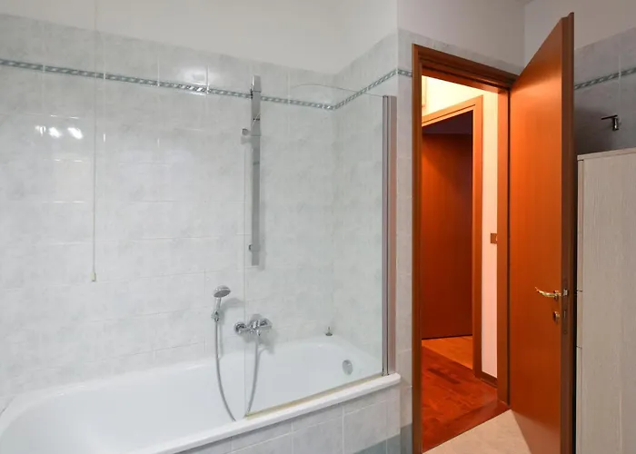 2 Bedroom Awesome In *