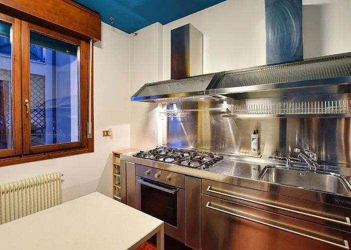 2 Bedroom Awesome In Apartment